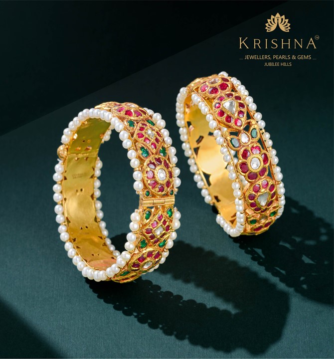 Flower Motif Gold Kundan Bangles