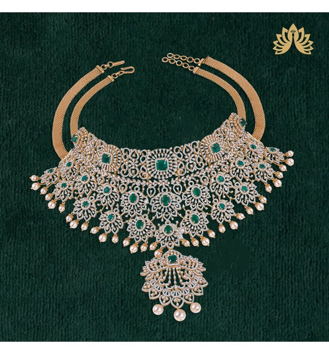 Diamond Emerald Choker Necklace in yellow gold