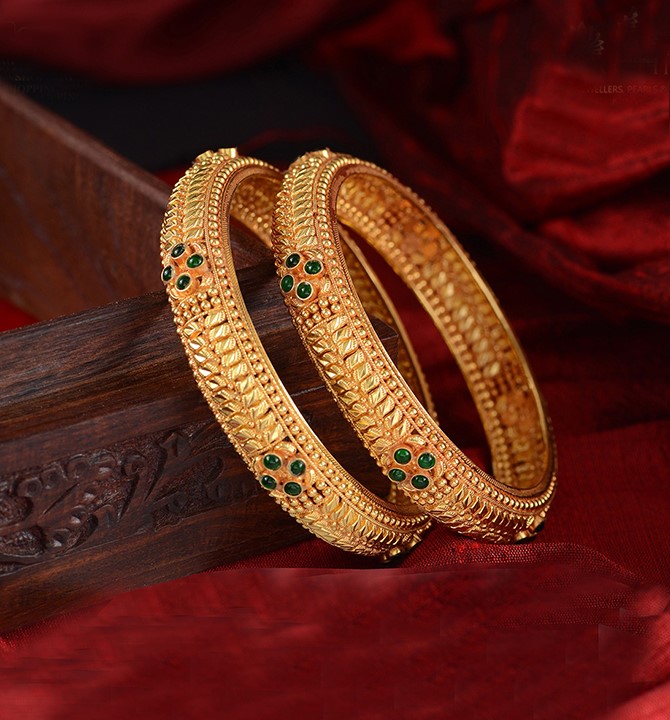 Statement Emerald Gold Bangles
