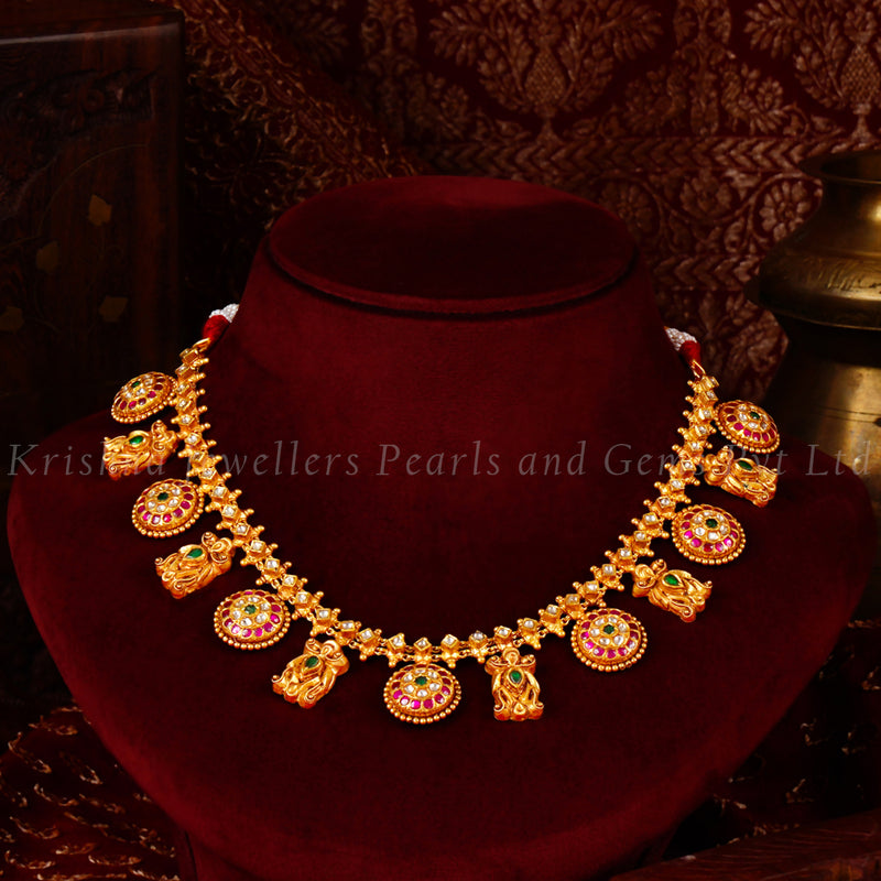 Kundan Bottu Necklace with Diamond Sparkle