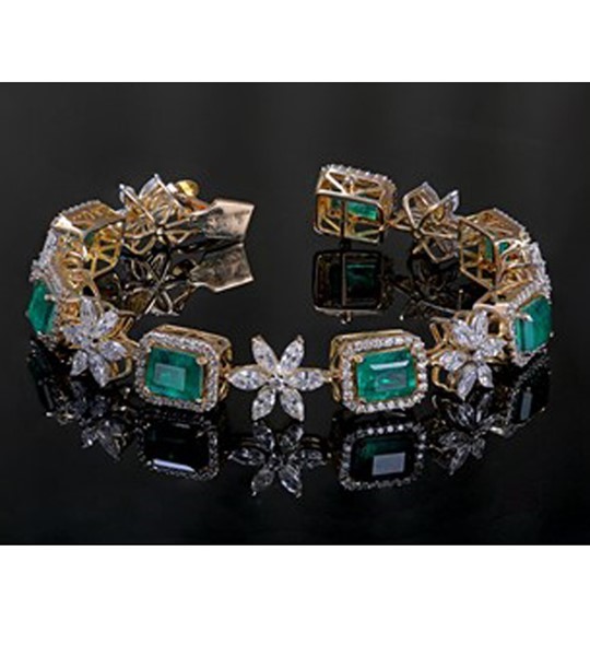 Buy Emerald Bracelets Personalised for You  GLAMIRAin
