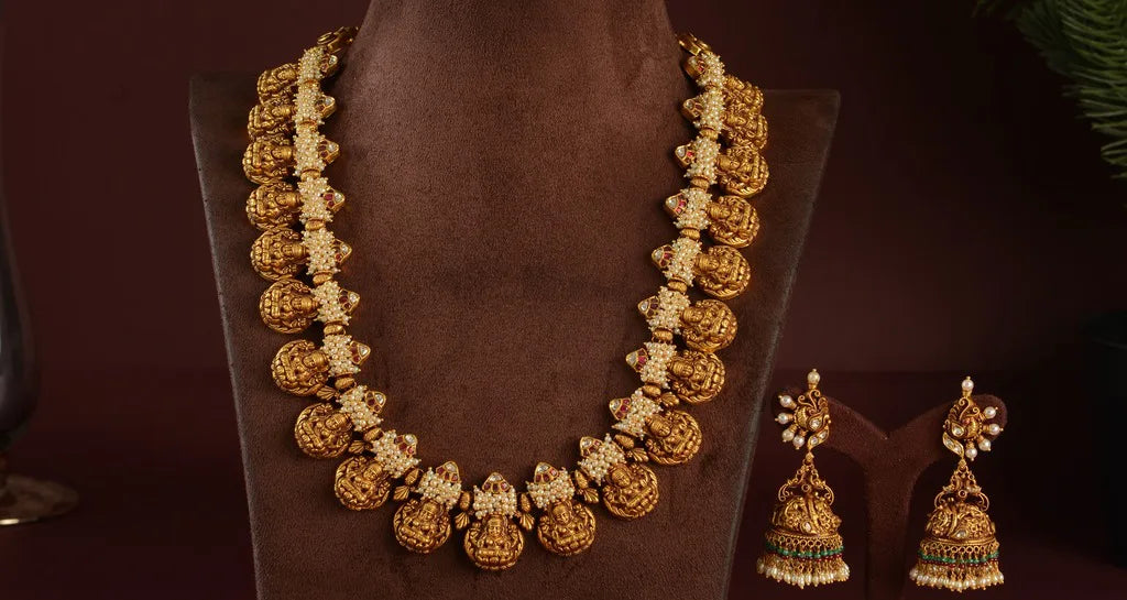 Get a style makeover with these light-weight traditional kasulaperu designs