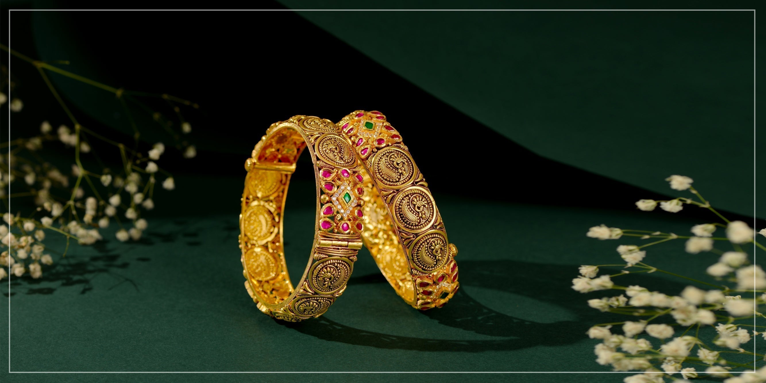 What are the upcoming trends in gold choker necklace that demand attention?