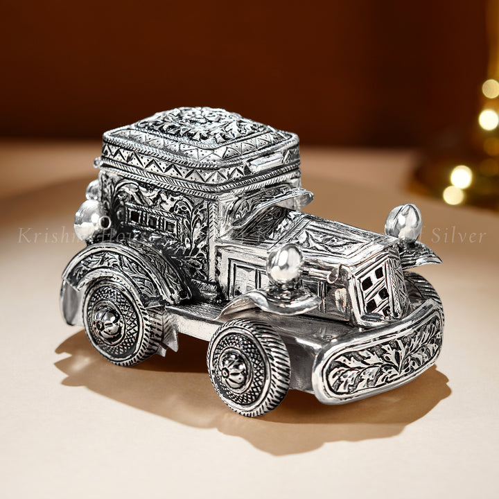 Silver Vintage Car Décor with Antique Finish