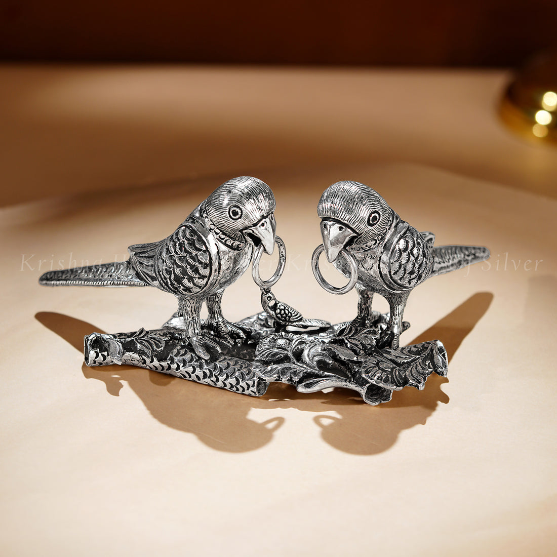 Silver Parrot Duo Décor with Antique Finish