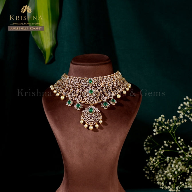 Exclusive Diamond, Emerald and Pearl Choker Timeless Elegance