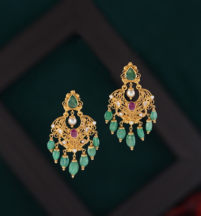 Elegant Pearl Gold Chaandbaalis