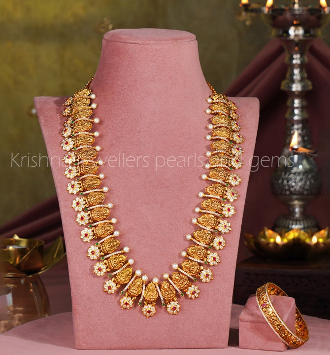 Gold Laxmi Devi Bottumala Long Haar Necklace Set