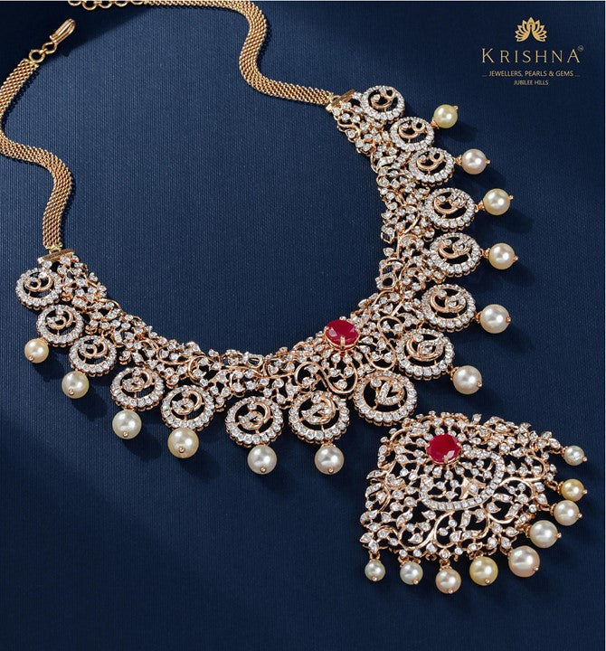 Classy Rose Gold Diamond Necklace Pendant in Leaf Motif