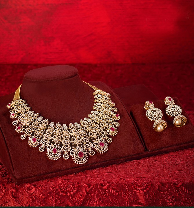 Diamond Choker Necklace and Earring set, simply magnificent
