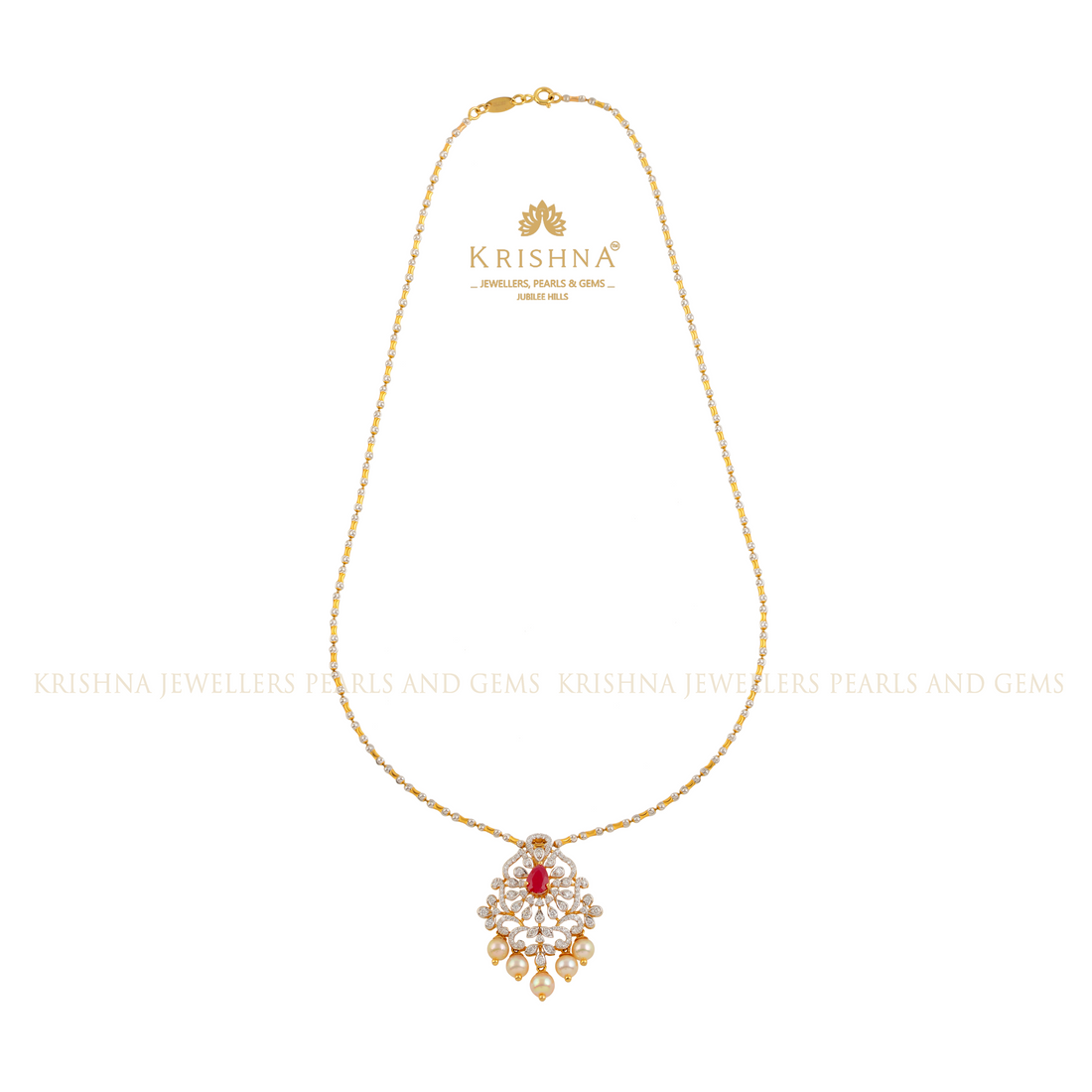 Charming Gold Chain with Classic Pendant