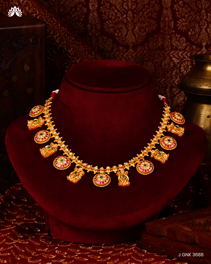 Kundan Bottu Necklace with Diamond Sparkle
