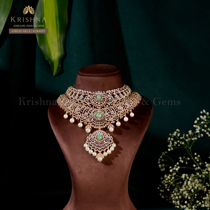 Diamond Floral Design Emerald and Pearl Choker Elegant Luxury