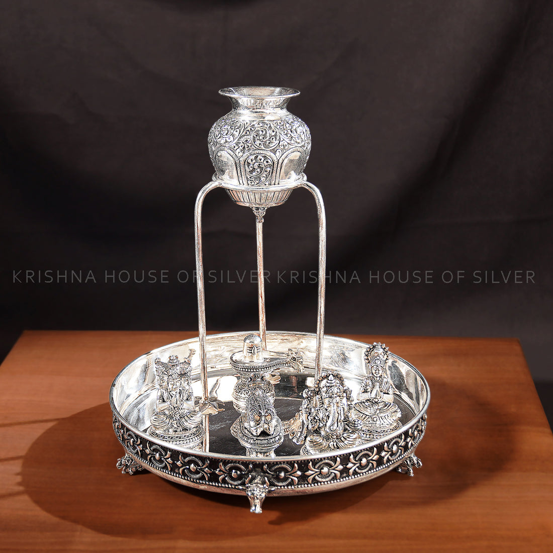 Silver Jaladara Set with Divine Idol Detailing