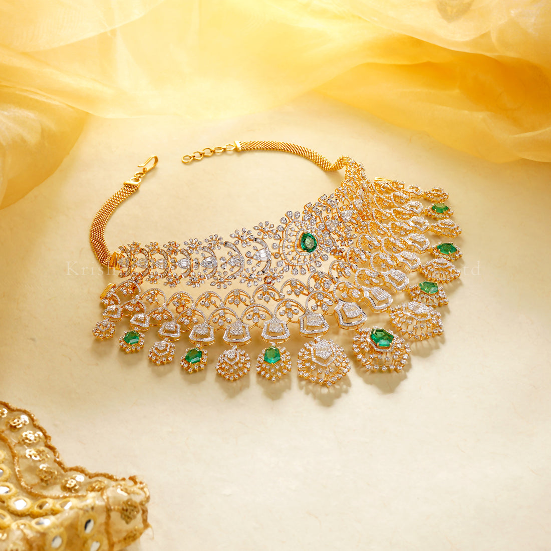 Diamond & Emerald Luxury Necklace