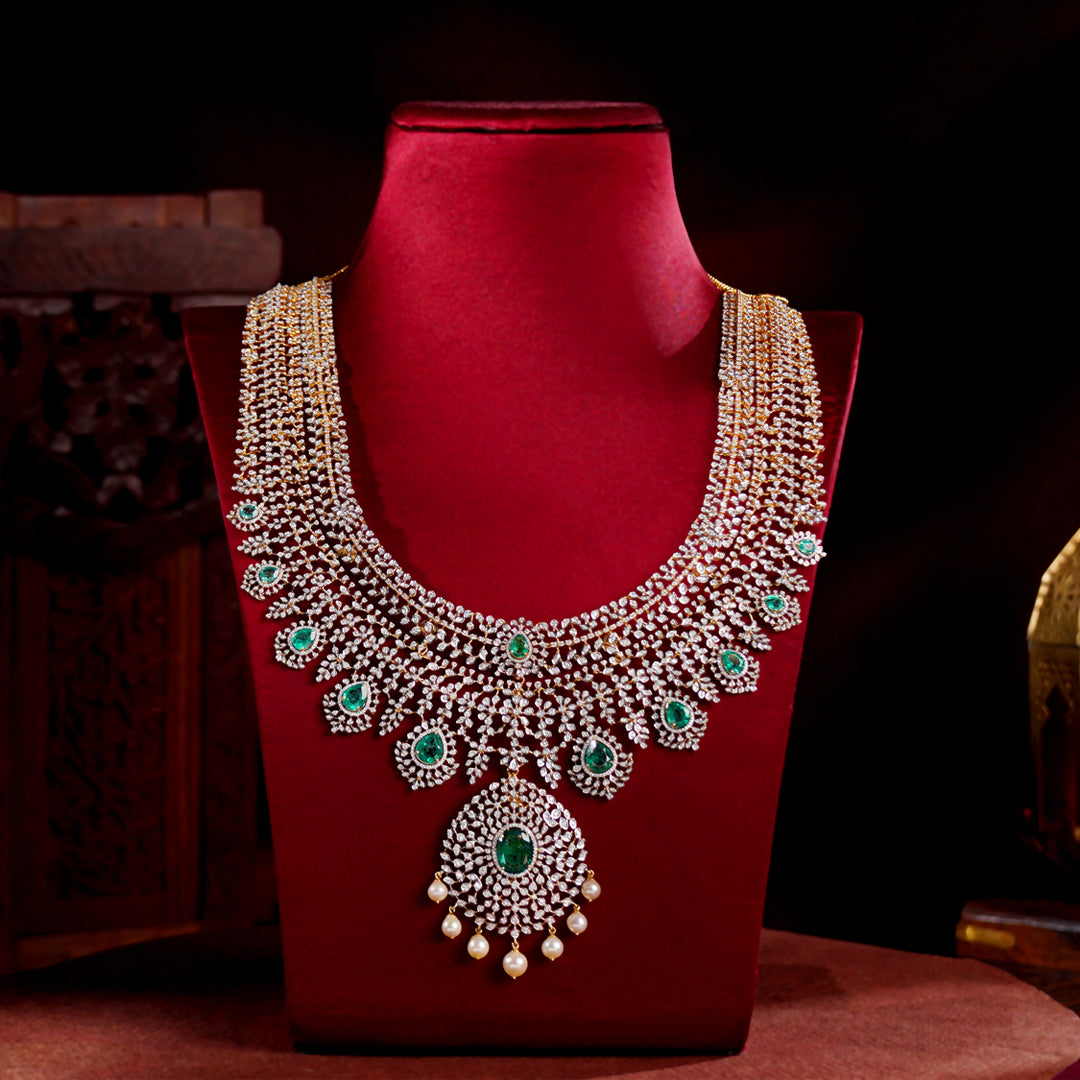 Luxury 18K Diamond Bridal Long Haar Necklace with Premium Emerald Accents