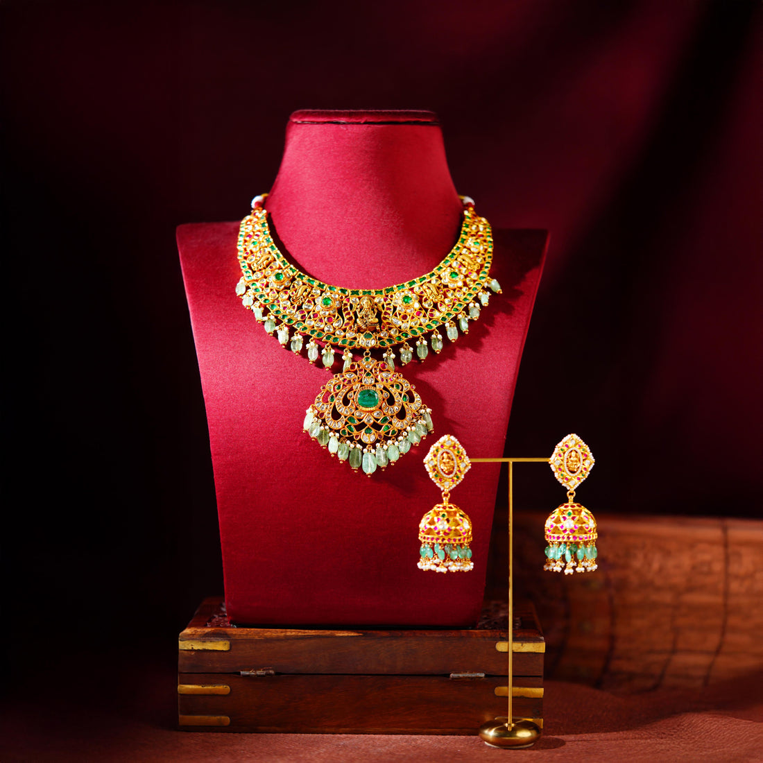 Traditional 22K Gold Kundan Necklace & Earring Set