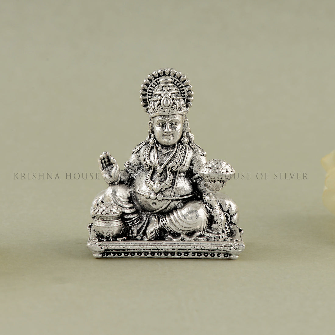 Antique-Finished Silver Kuber Idol