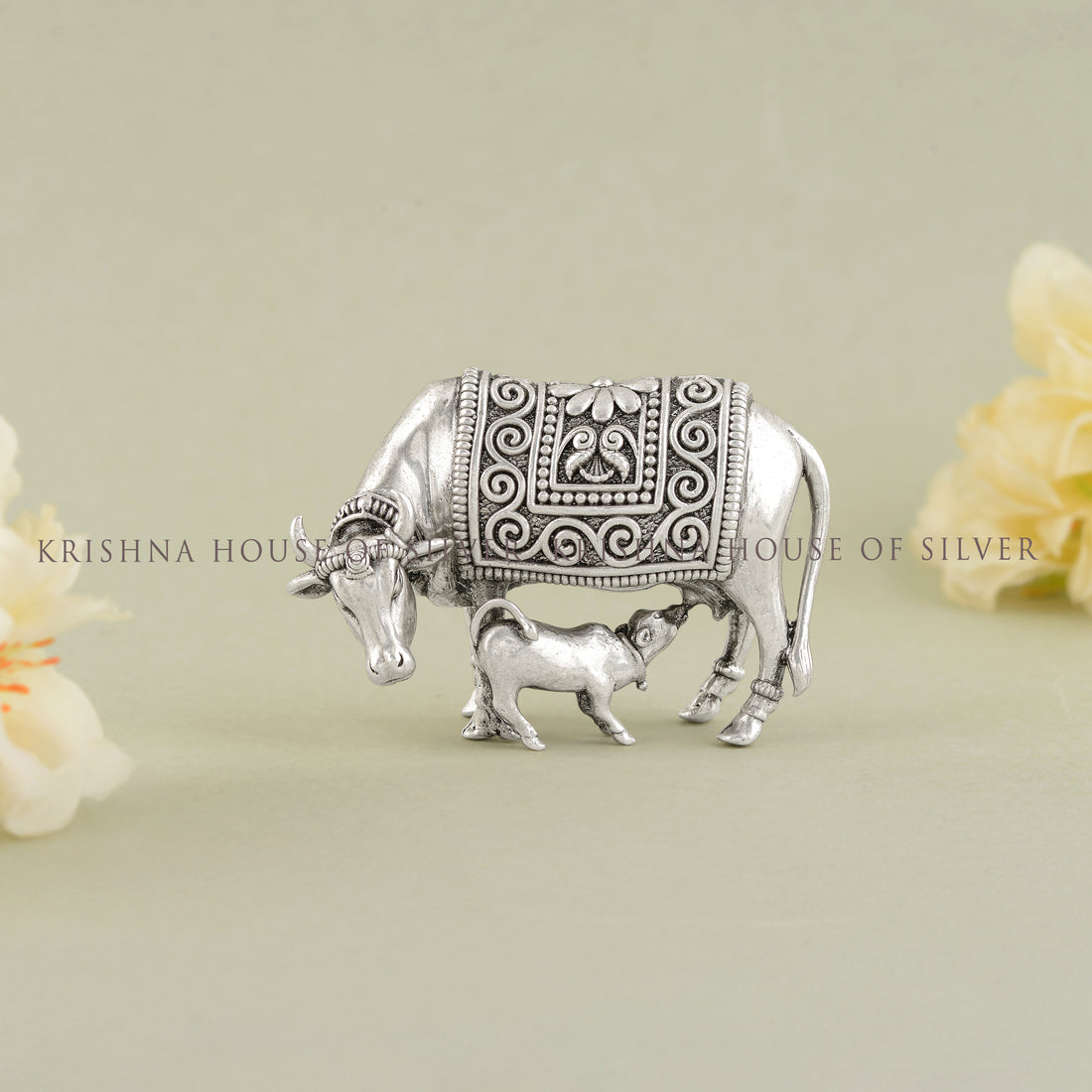 Silver Gaumatha Idol With Calf