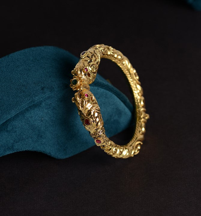 Statement Women's Gold Kada