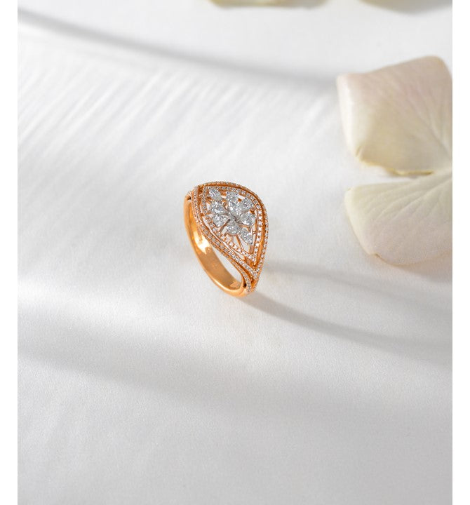 Cluster Diamond Ring in Floral Motif