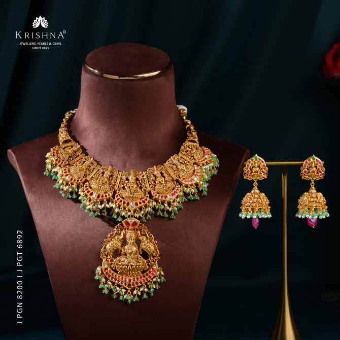 Divine laxmi choker Sets in Gold