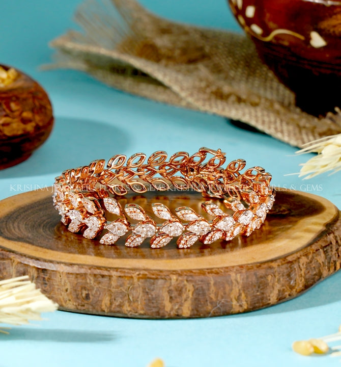 Diamond Bracelet in 18K Gold Elegant & Timeless