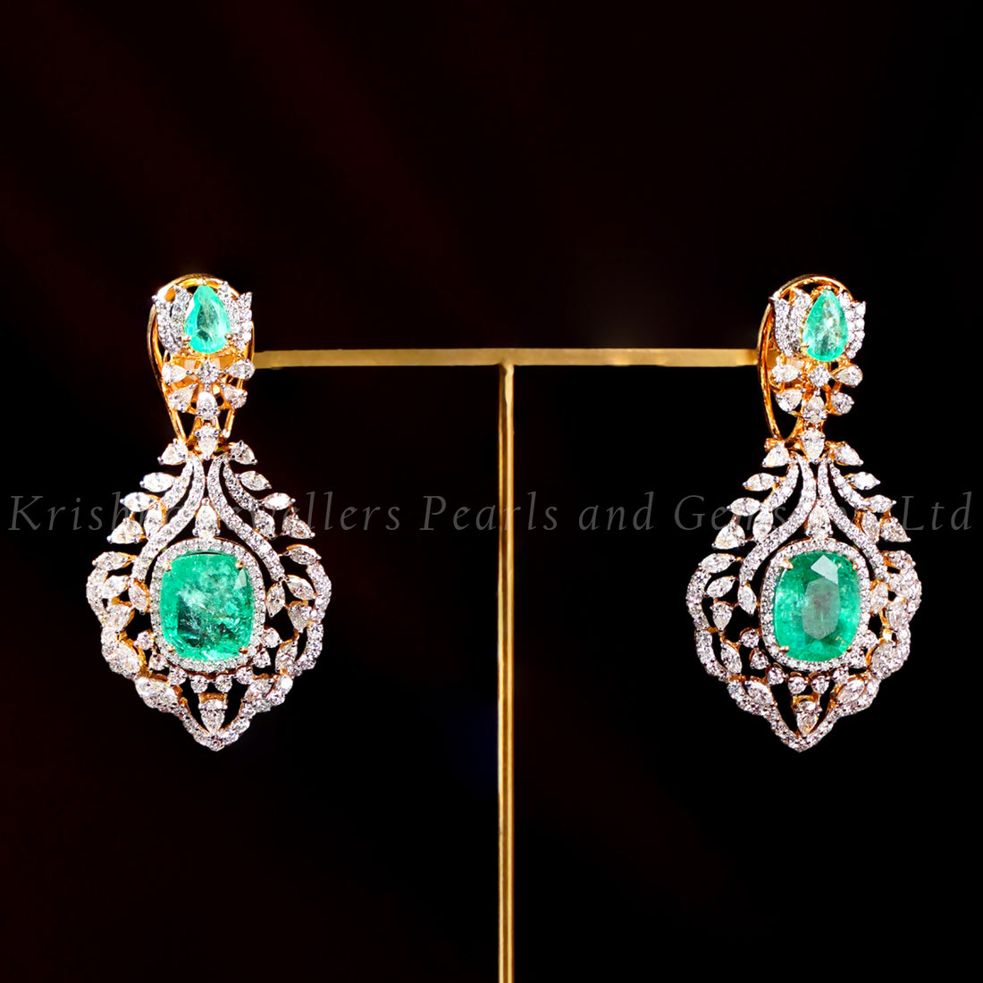 Exquisite 18K Diamond Earrings - Regal Bridal and Festive Jewellery