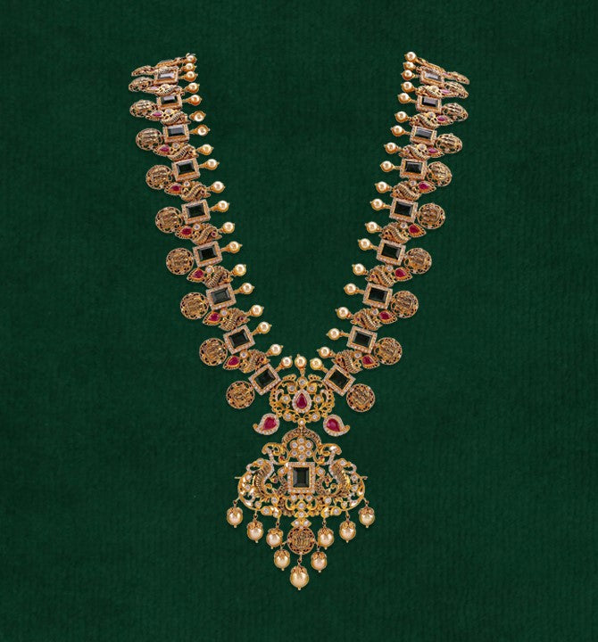 Lord Ram Parivar Gold Kasu Necklace Highlighted with Emerald