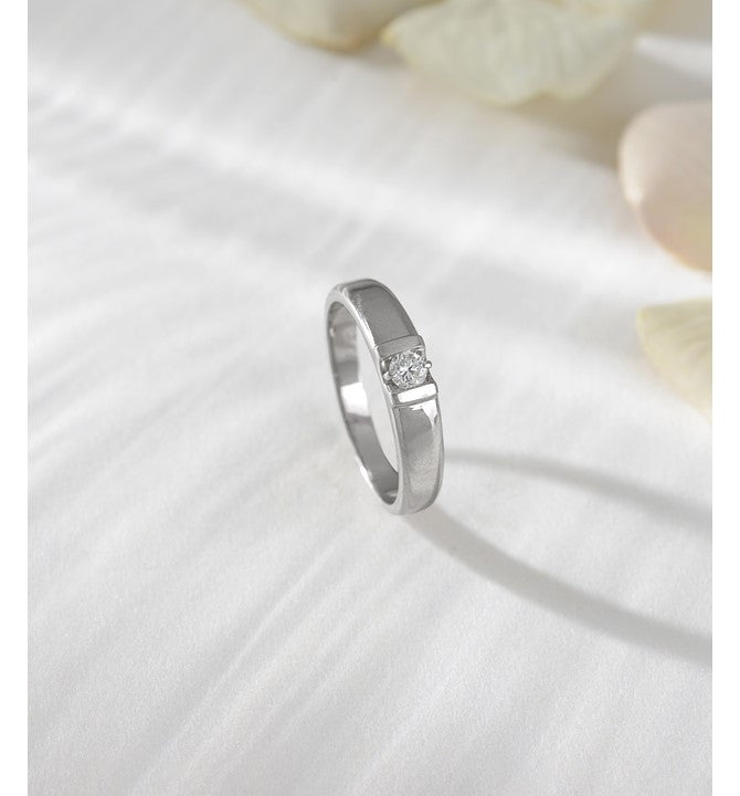 Engagement Solitaire Rings In White Gold