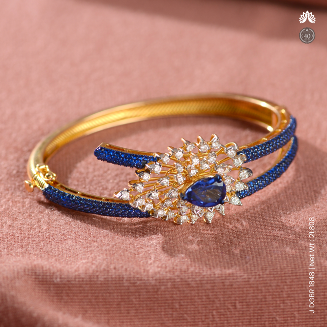 Diamond Bracelet With Concentric Pearl Design