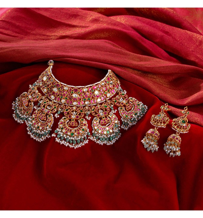 Gold Kundan Bridal Necklace with Guttapusalu
