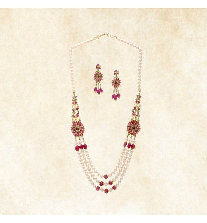 Pearl & Emeralds Layered Necklace Sets