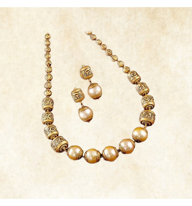 Gold Nakshi ball & Southsea Pearl Necklace Set