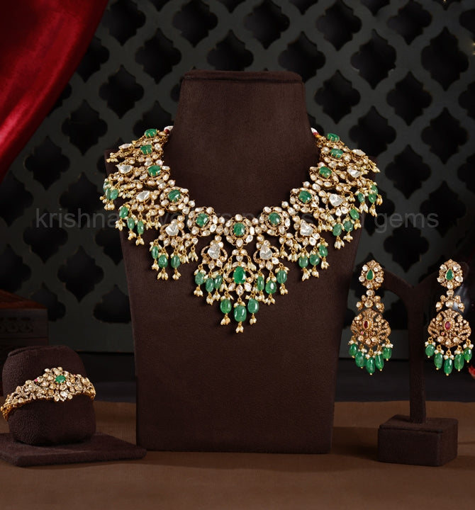 Polki Necklace Sets With Guttapusalu in Floral Motif