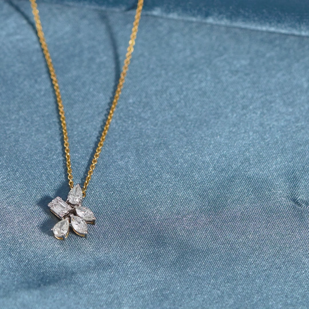 18 Karat Gold Chain  - Flower n Petal Diamond Pendant