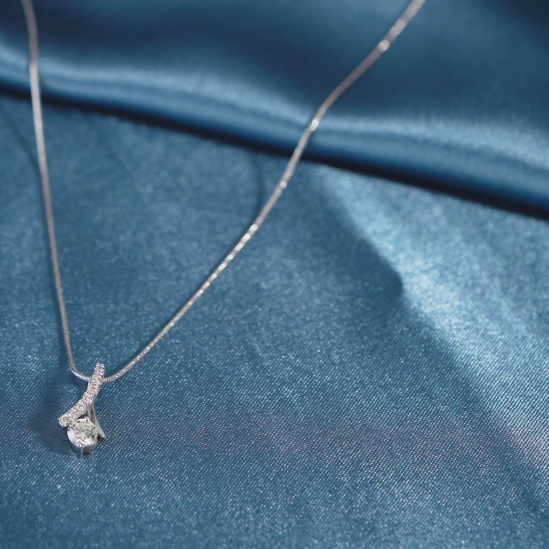 18 Karat Gold Chain-Ribbon Style Diamond Pendant