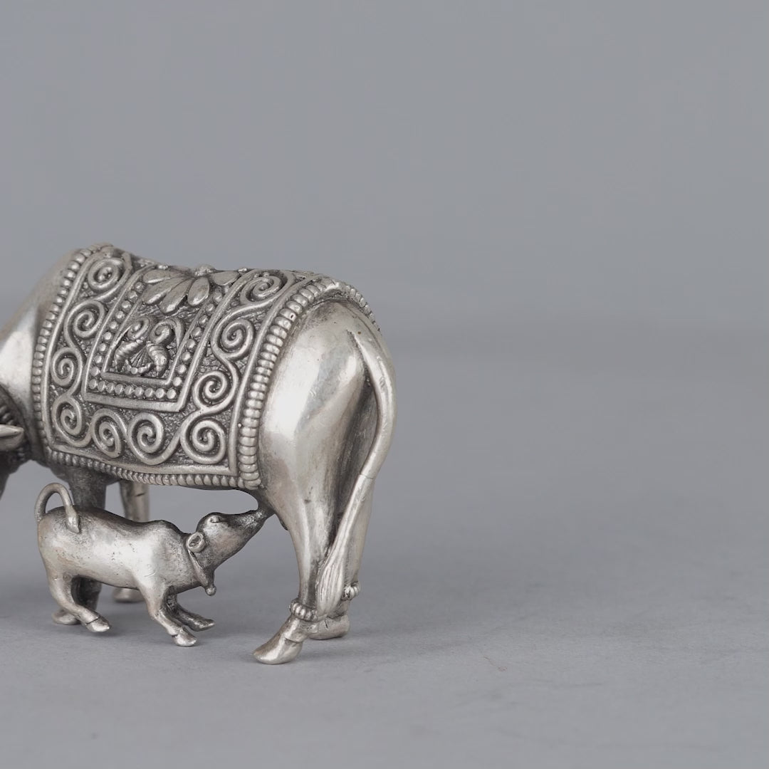 Silver Gaumatha Idol With Calf-Symbol of Prosperity & Divine Blessings
