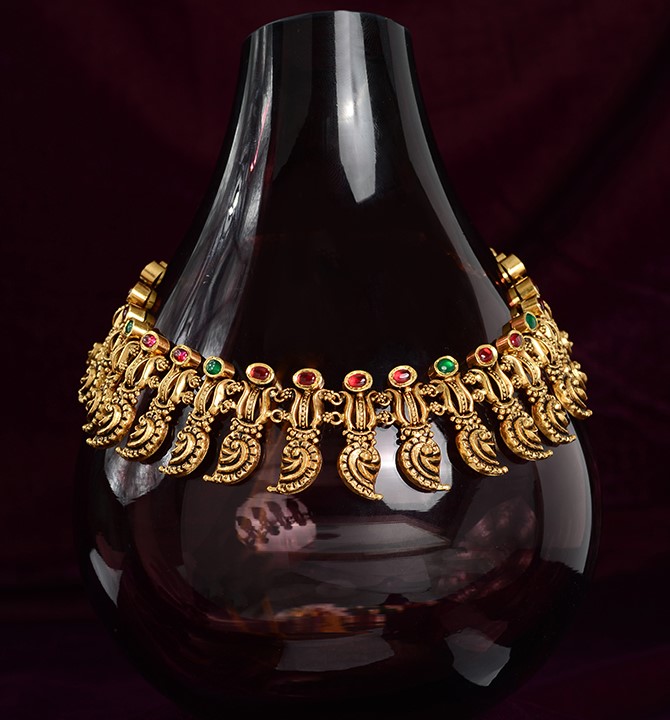 Semi Antique Gold Choker in Mango Pattern