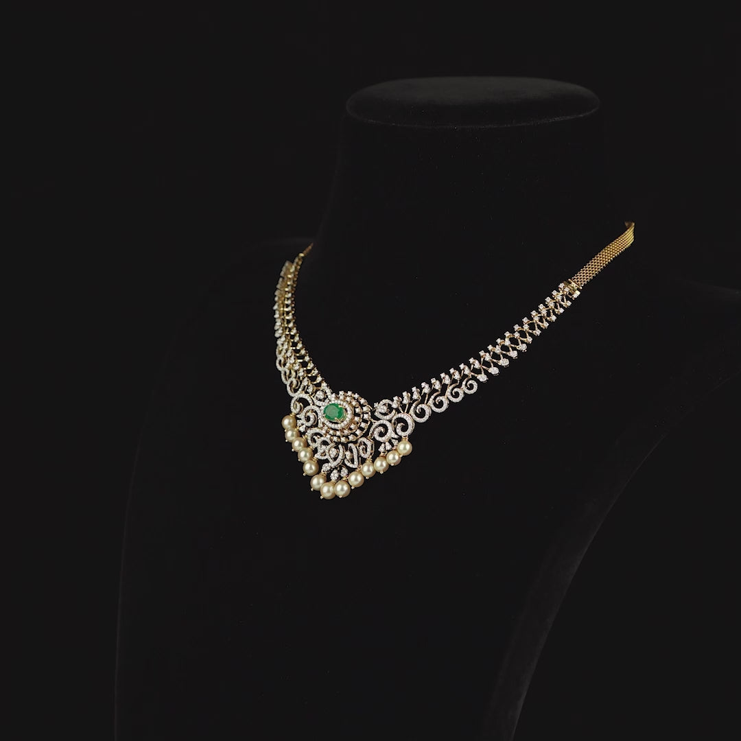 Diamond Emerald Pearl short necklace