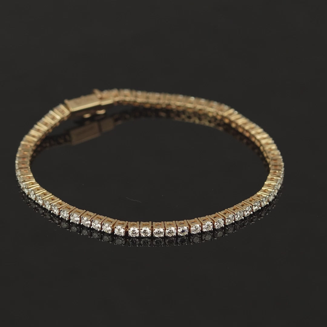Classic diamond tennis bracelet