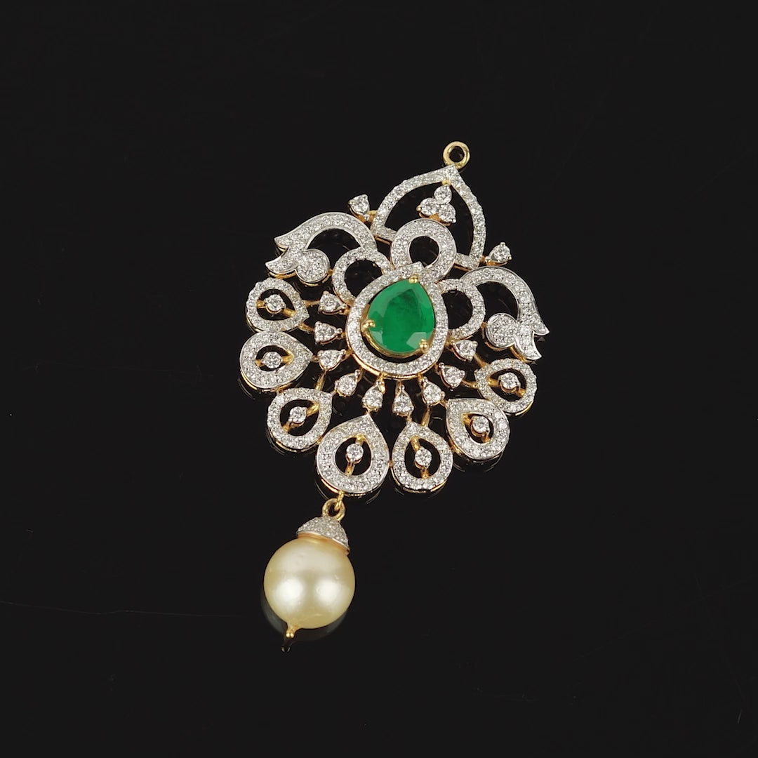 Diamond Pendant in Leaf Motif
